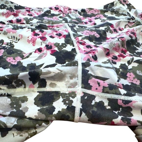 Torrid Ditsy Floral Performance Core Crop Active Legging Size 3 3XL - Picture 6 of 12